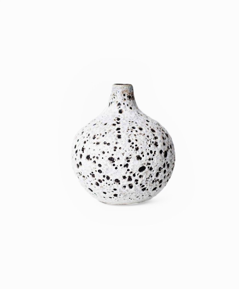 yes_057_sphrical_vase_1-1340×785